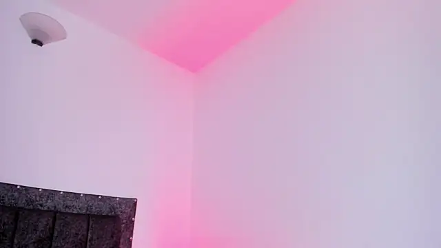Živá chatovací místnost MiaFoox__