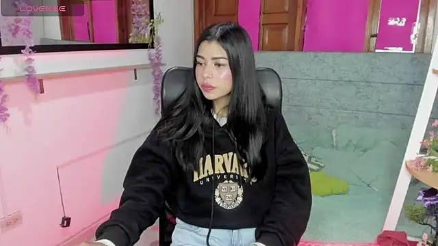 Chat soba uživo modela Aysha_winxs