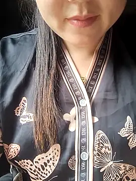 MayEva_ly Live Chatraum