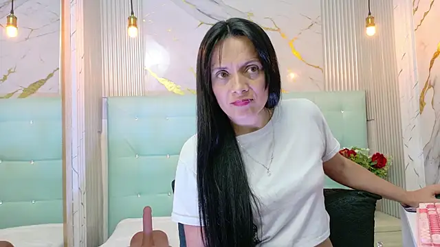 QueenSallyDesire Live Chatraum