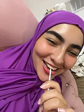 Malika_Noor's Live Chat Room