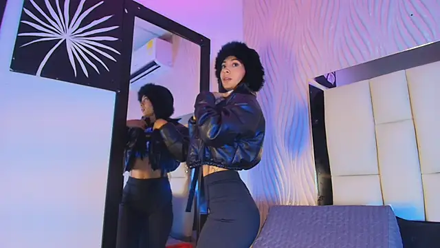 Lana_Sliim Adlı Modelin Canlı Sohbet Odası