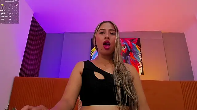 karola_cute_ Adlı Modelin Canlı Sohbet Odası