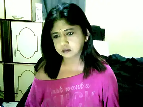 IndianPleasures21 Adlı Modelin Canlı Sohbet Odası