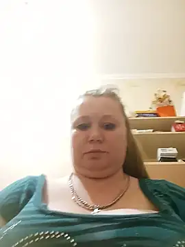 KiraStanton чат на живо