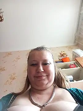 KiraStanton's Live Chat Room
