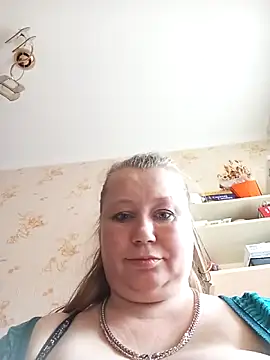 Živá chatovací místnost KiraStanton