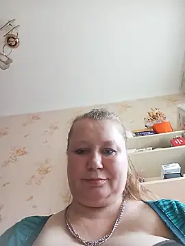 KiraStanton 即時聊天室