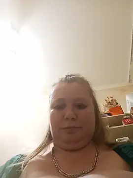 KiraStantonn Live chat-huone