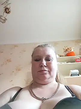 KiraStanton's Live Chat Room