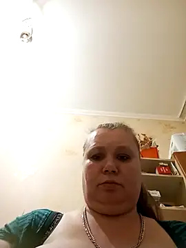 KiraStanton's Live Chat Room