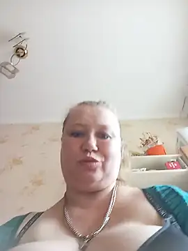 KiraStanton Adlı Modelin Canlı Sohbet Odası