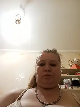 KiraStanton's Live Chat Room