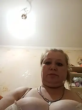 KiraStanton's Live Chat Room