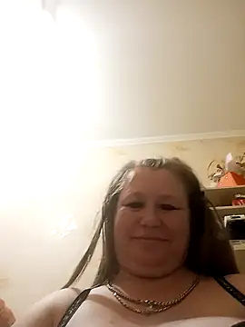 Živá chatovací místnost KiraStanton