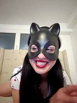 QueenHelin чат на живо