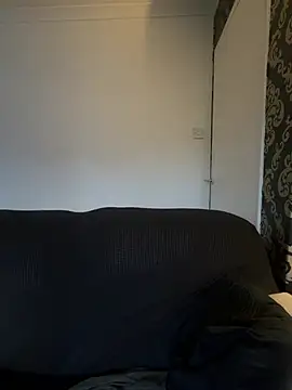 Busty-GilfQuinnn Live chat-huone