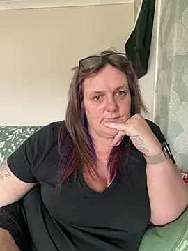 Sala de chat ao vivo de Busty-GilfQuinn
