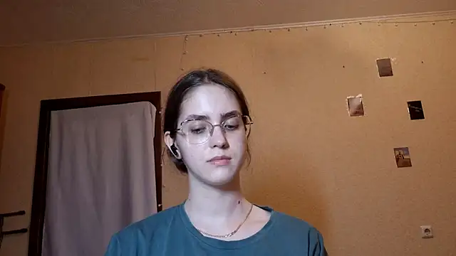 חדר צ'אט בשידור חי של Katelemon