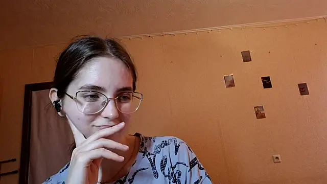 Katelemon Chat Room in diretta