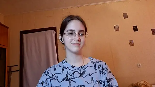 חדר צ'אט בשידור חי של Katelemon