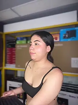 חדר צ'אט בשידור חי של Ambarina_