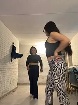 susi_chimm Adlı Modelin Canlı Sohbet Odası