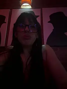 غرفة دردشة susi_chimm المباشرة