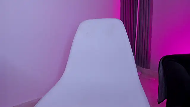 חדר צ'אט בשידור חי של baby_celeste