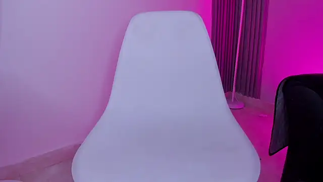 חדר צ'אט בשידור חי של baby_celeste