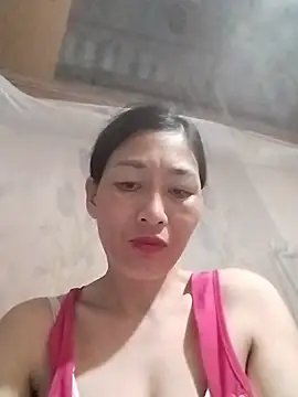 lris-Beauty77's Live Chat Room