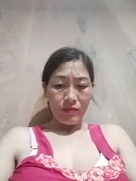 Živá chatovací místnost lris-Beauty77