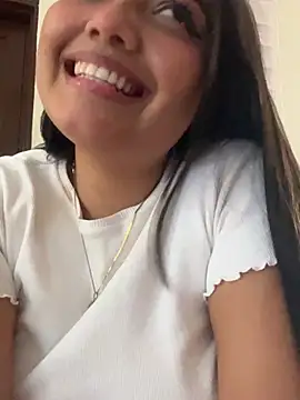ArianaRougee 실시간 채팅방