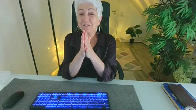 LovelyHelena live-chat rom