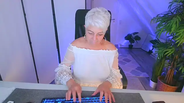 LovelyHelena's Webcam Show