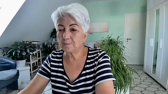 Chat ao vivo de LovelyHelena