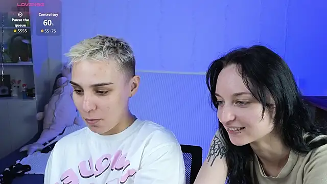 חדר צ'אט בשידור חי של LuxuryLoverss