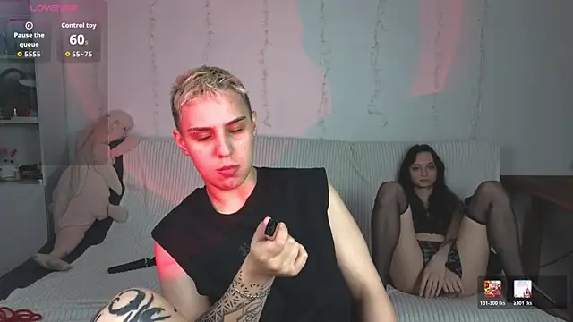 חדר צ'אט בשידור חי של LuxuryLoverss