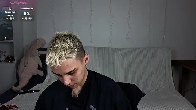 LuxuryLoverss' Live Chat Room