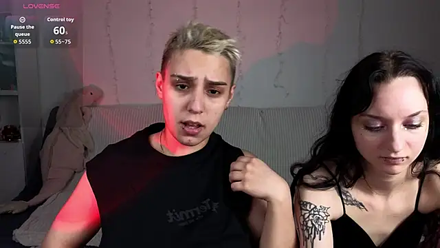 LuxuryLoverss' Live Chat Room