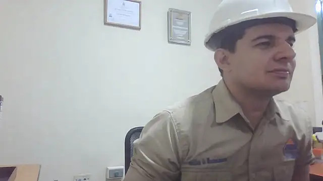 Officeb0y – live sex-cam-show