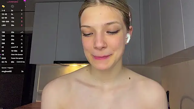 Carolini_i Live Chatraum