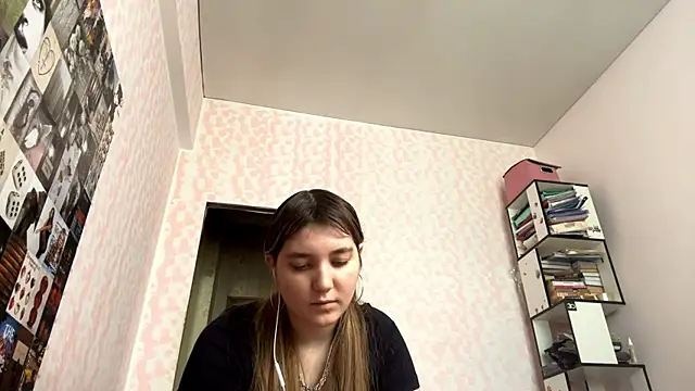 חדר צ'אט בשידור חי של JanineThielman