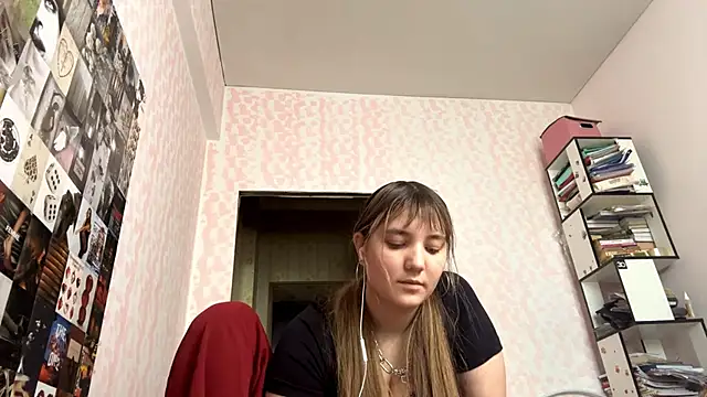 JanineThielman's Live Chat Room