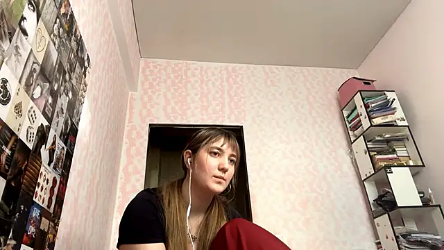 חדר צ'אט בשידור חי של JanineThielman