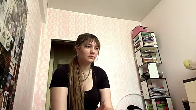 Živá chatovací místnost JanineThielman