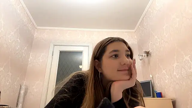 JanineThielman Adlı Modelin Canlı Sohbet Odası