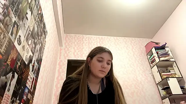 JanineThielman Adlı Modelin Canlı Sohbet Odası