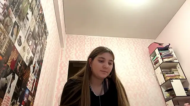 Živá chatovací místnost JanineThielman