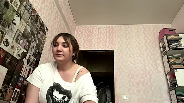 Živá chatovací místnost JanineThielman